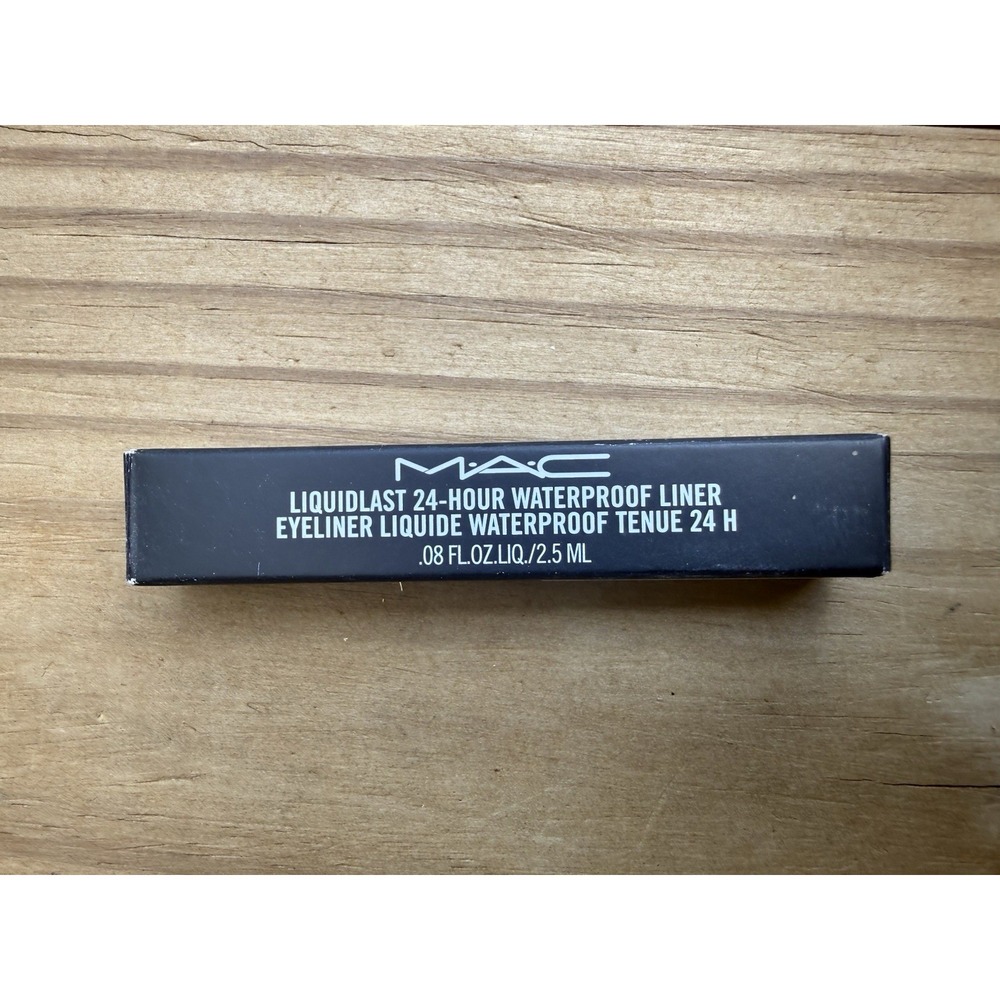 MAC Liquidlast 24-Hour Waterproof Eyeliner Point Black 0.08 oz NIB
